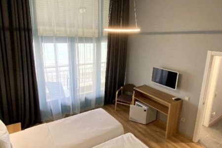 Люкс 4-местный 2-комнатный (пляжный корпус)